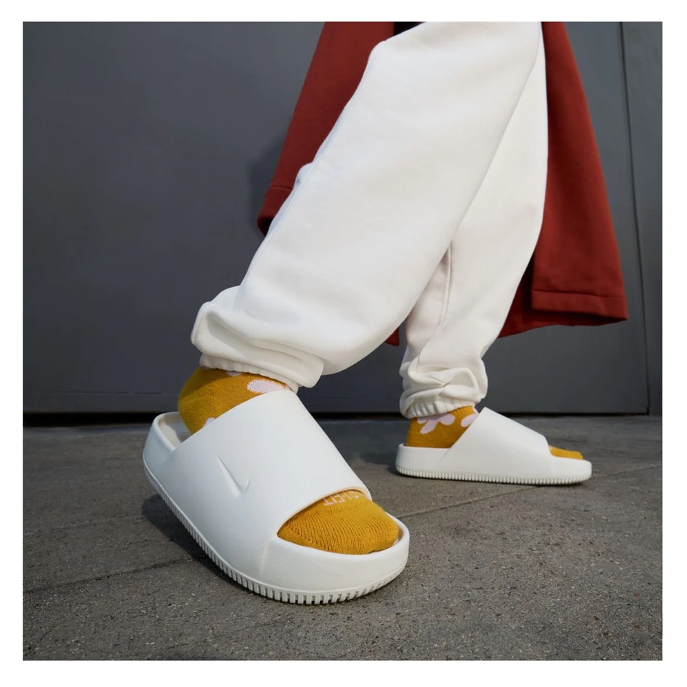 Nike Calm Slides